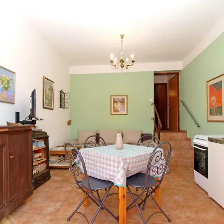 Kada 1571 Apartman Pula