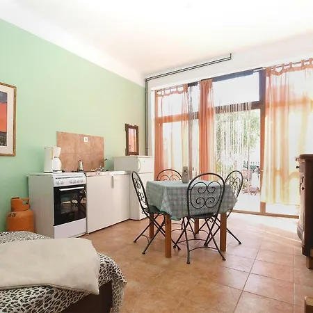 Kada 1571 Apartment